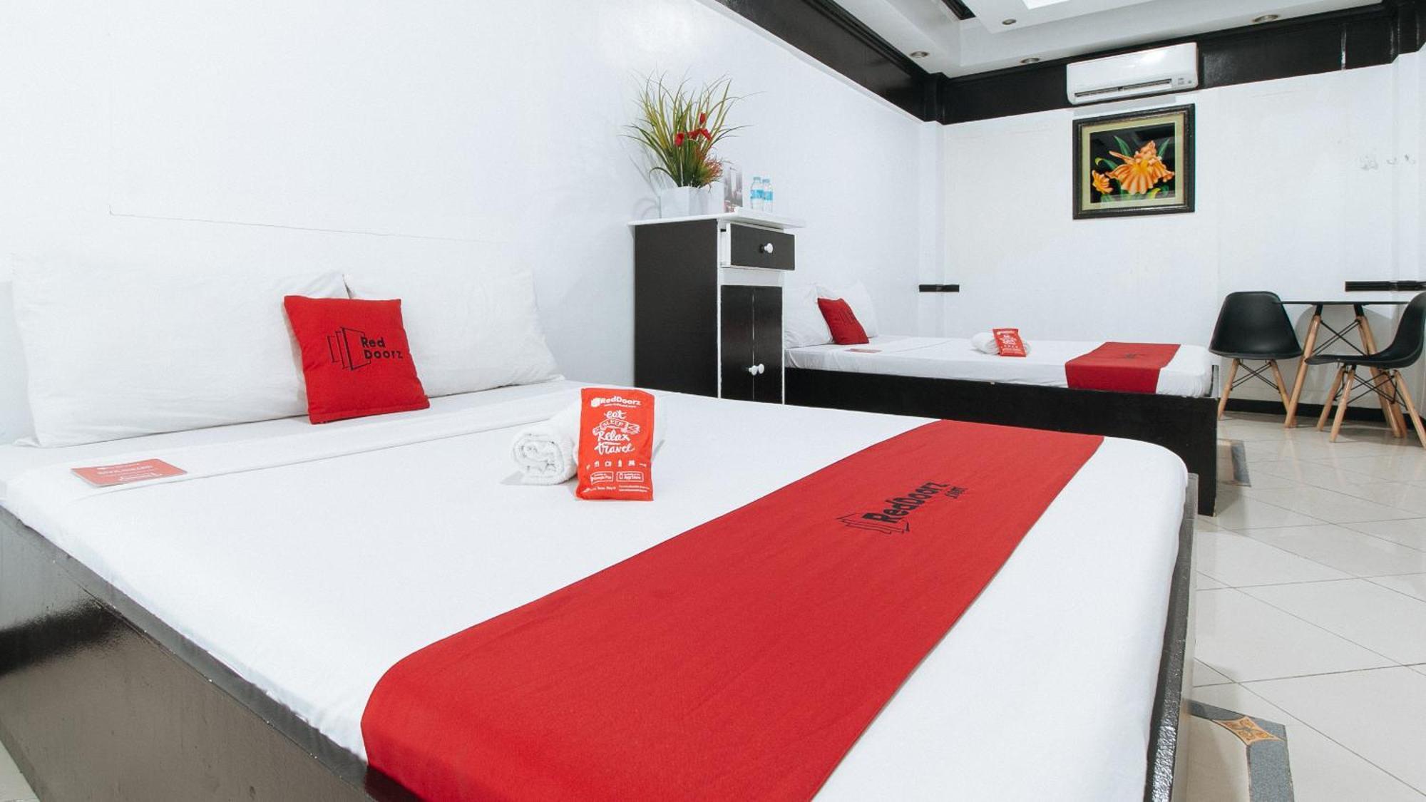 Reddoorz At Plus Villa Gloria Taguig Kültér fotó