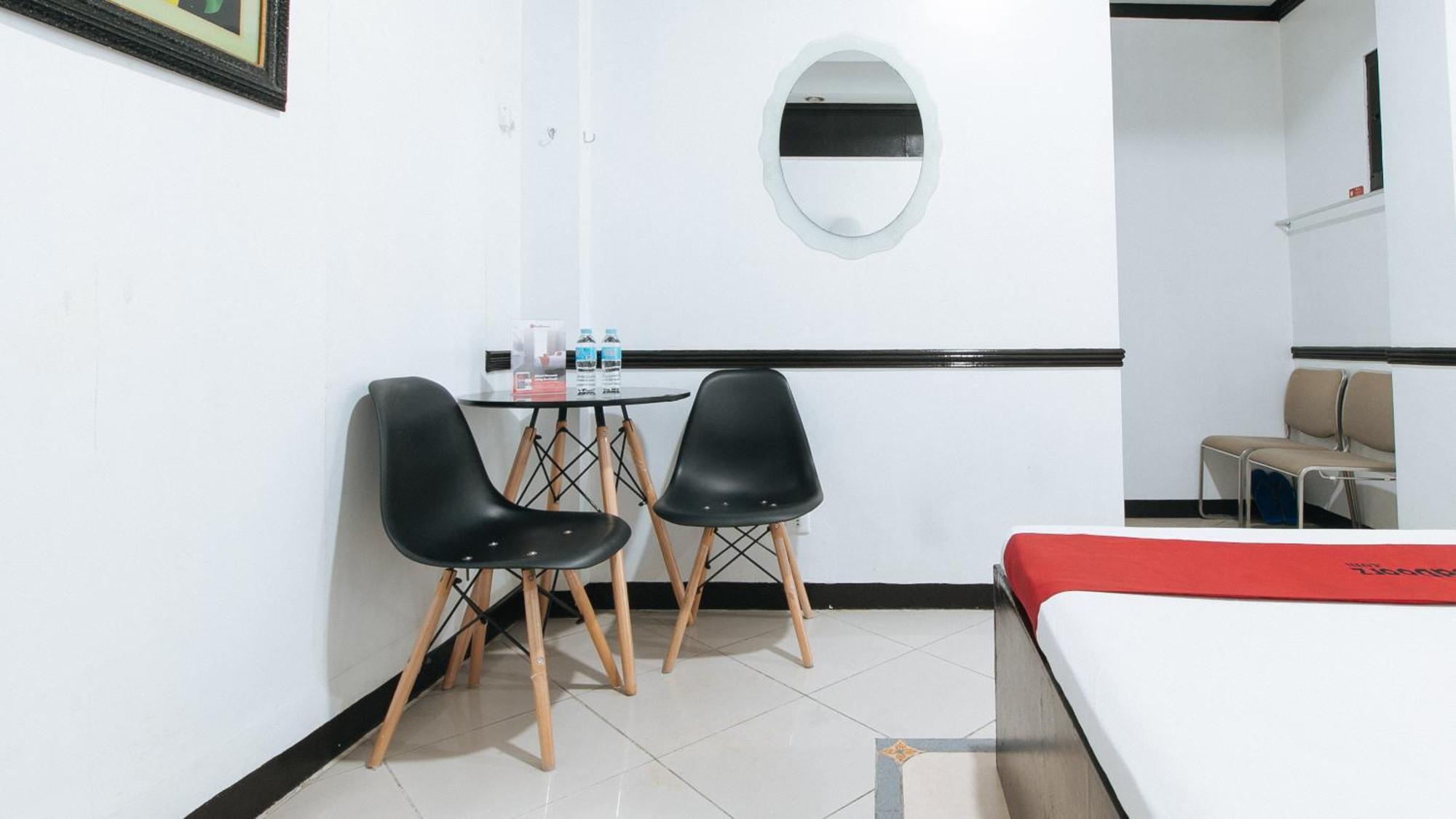 Reddoorz At Plus Villa Gloria Taguig Kültér fotó