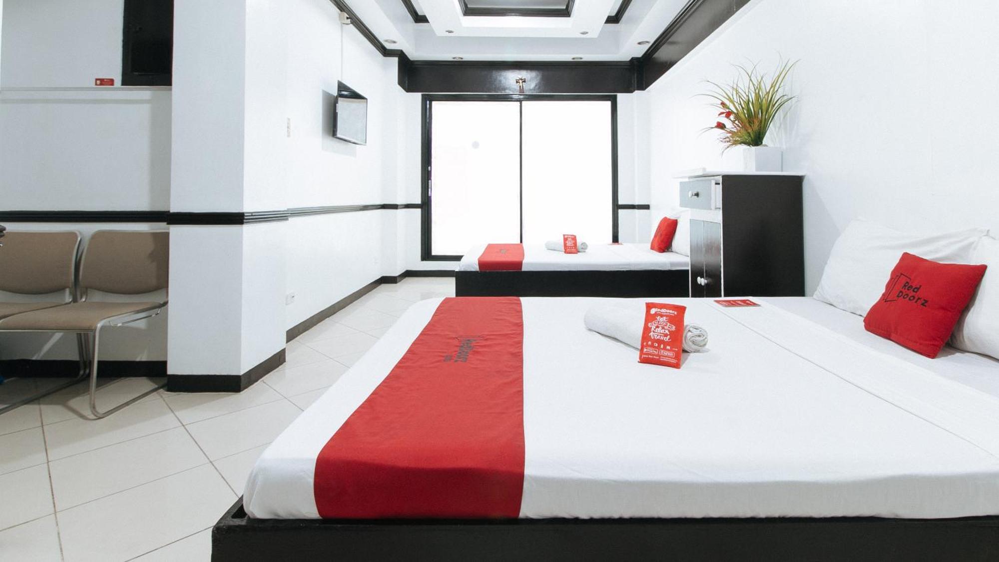 Reddoorz At Plus Villa Gloria Taguig Kültér fotó