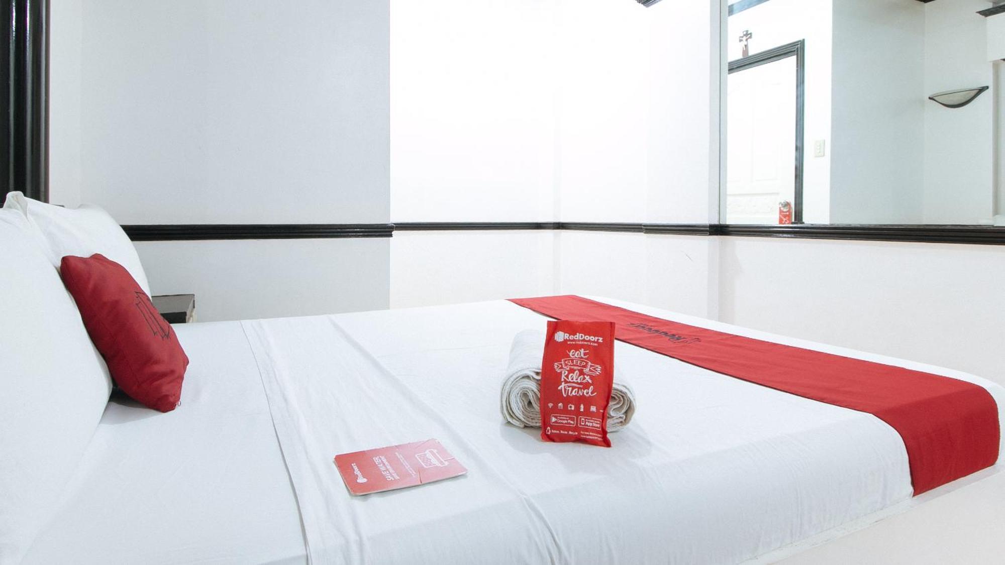Reddoorz At Plus Villa Gloria Taguig Kültér fotó