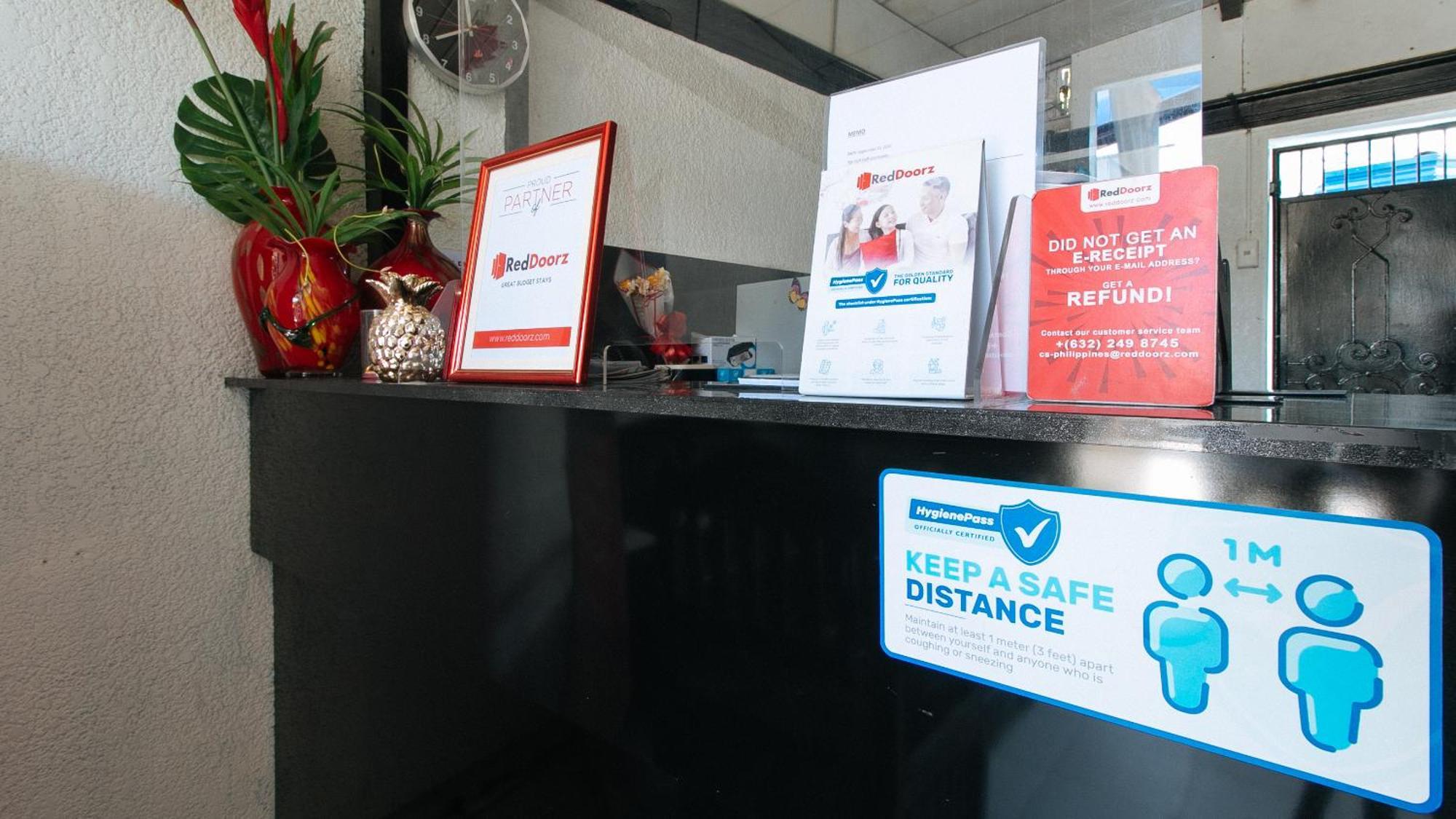 Reddoorz At Plus Villa Gloria Taguig Kültér fotó